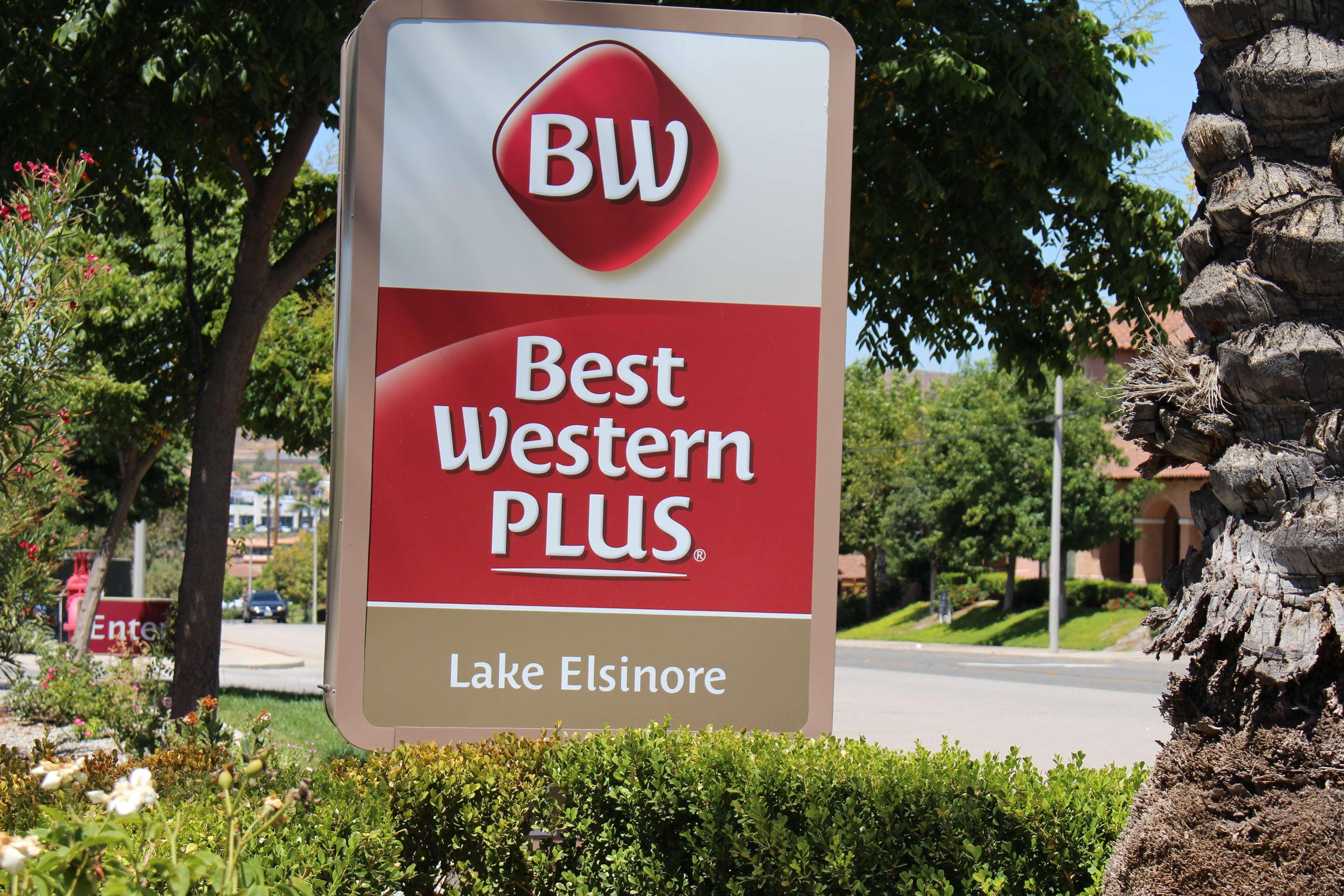 Best Western Plus Lake Elsinore Inn & Suites Екстериор снимка